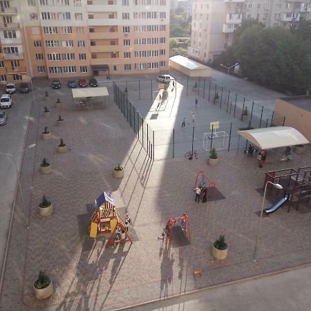 Своя Однокомнатная Квартира Odessa Dış mekan fotoğraf