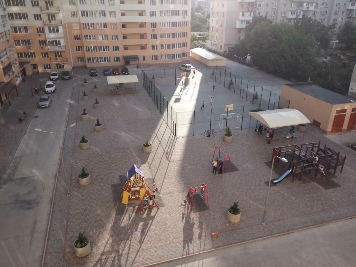 Своя Однокомнатная Квартира Odessa Dış mekan fotoğraf
